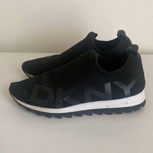 DKNY Women's Rubber Sole Knit Low-top Sneaker